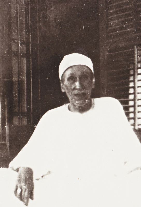 René Guénon: “Reunir o que está disperso” – 𝐀𝐗𝐈𝐒 ֎ 𝐌𝐔𝐍𝐃𝐈