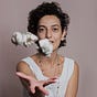 Flavia Alves's avatar