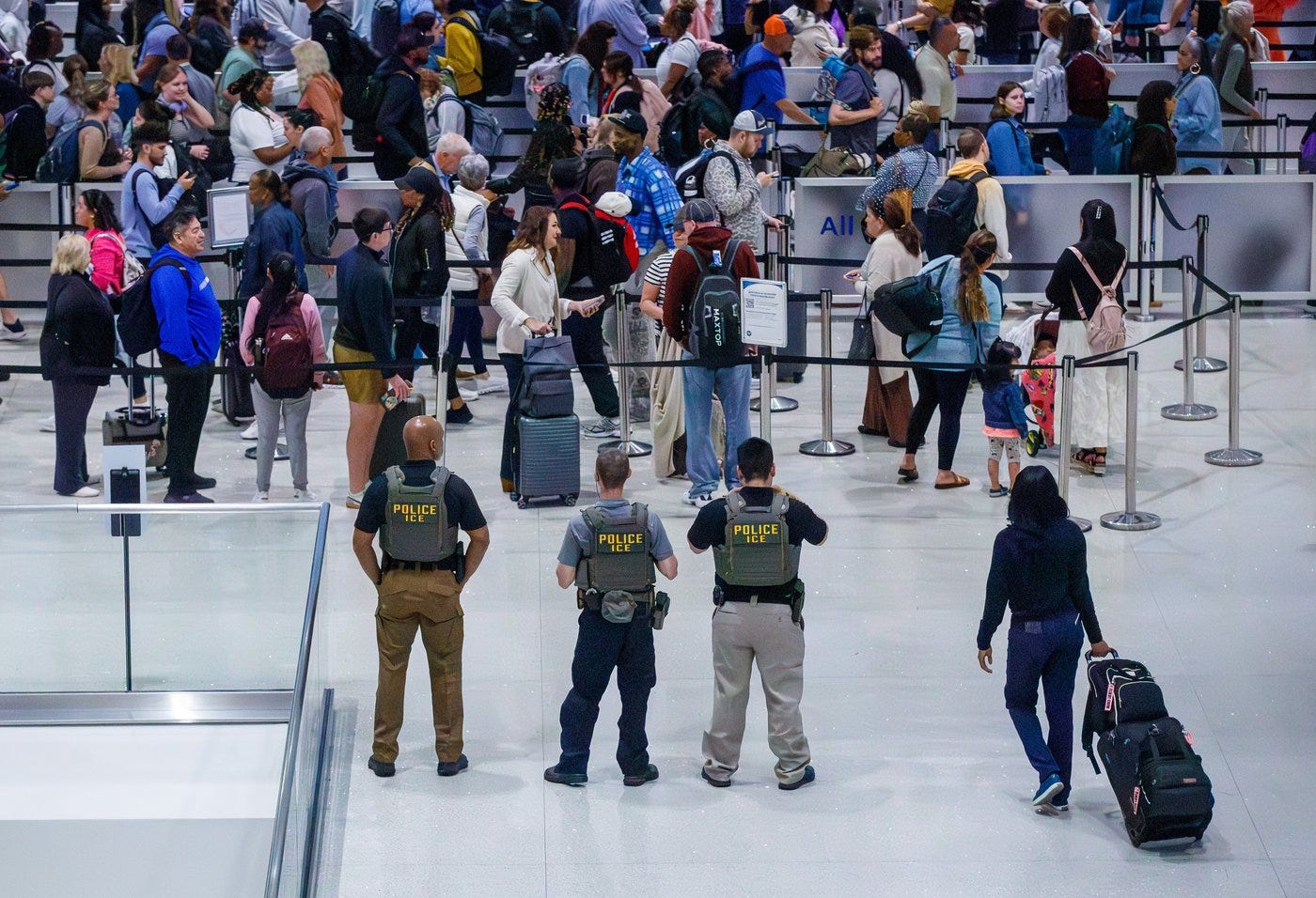 Immigration officers at U.S. airports in shutdown frustration Immigration officers at U.S. airports in shutdown frustration