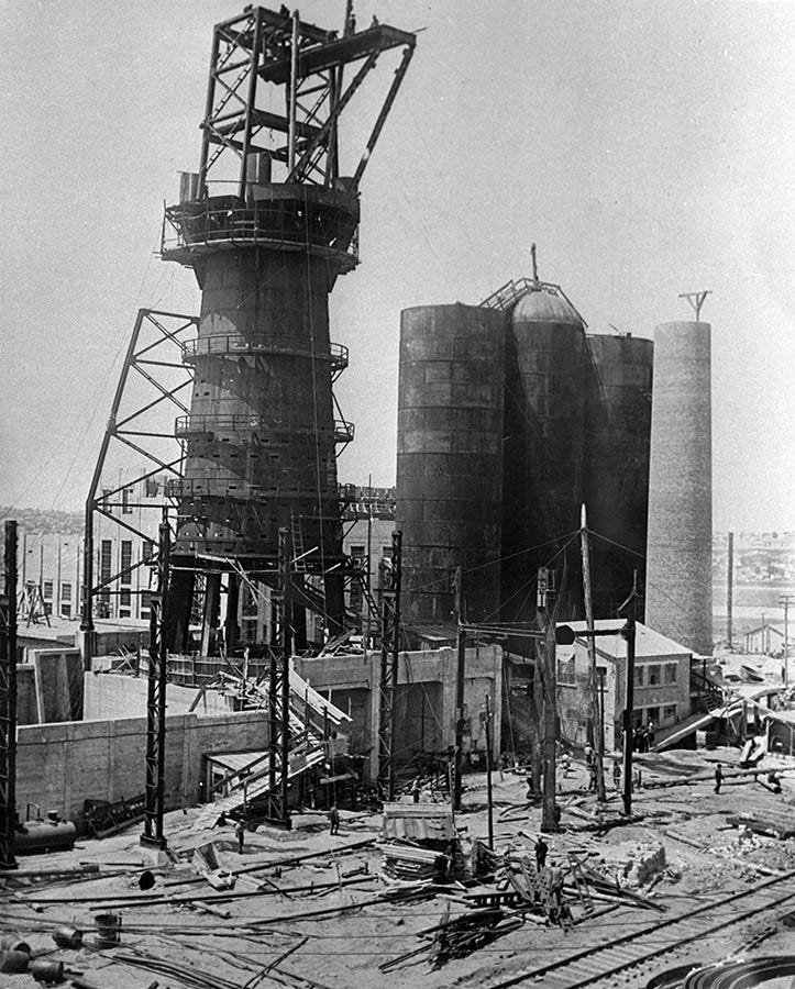 Construction of Azovstal’s first blast furnace, June 1, 1932