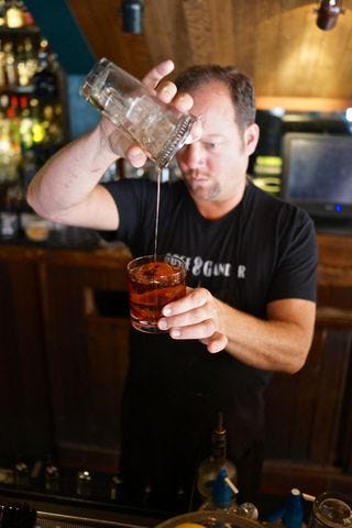G&G - Scott mixes the Manhattan II G&G - Scott mixes the Manhattan II