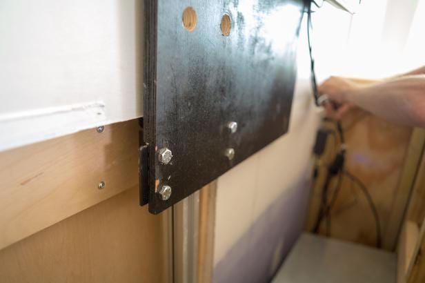 Create a mounting plate for your drop down motorized monitor. Create a mounting plate for your drop down motorized monitor.