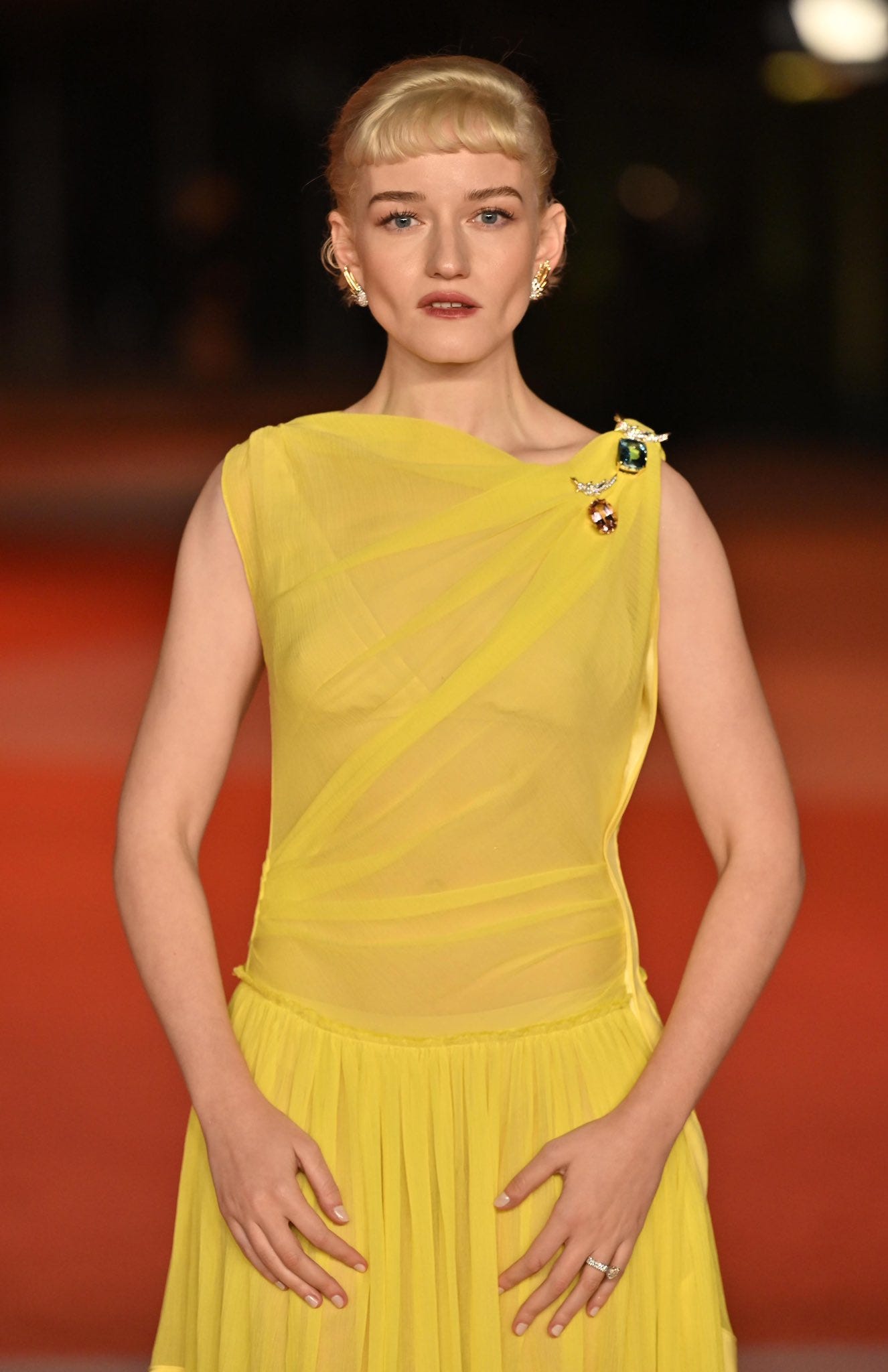 21metgala on X: "Julia Garner attends the 3rd Annual Academy Museum Gala.  https://t.co/oyQBd1sMug" / X