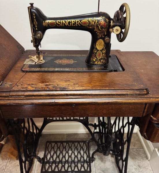 1920s vintage Singer treadle sewing machine