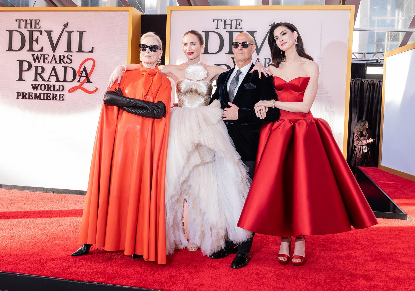 O Diabo Veste Prada 2 estreia no Brasil: veja o que mudou no figurino dos  filmes | Gshow