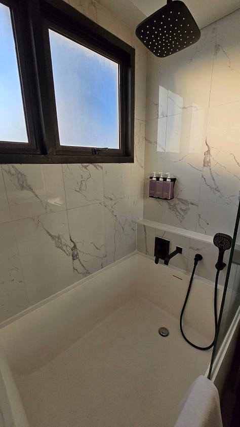 TRIBE Living Bangkok Sukhumvit 39 : Bathroom