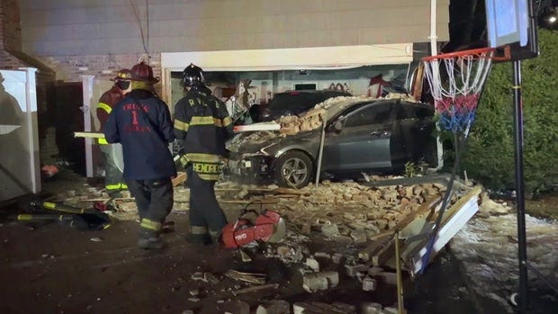 woodmere-car-v-house-am-wcbsg50h-hi-res-still-00-00-3503.jpg woodmere-car-v-house-am-wcbsg50h-hi-res-still-00-00-3503.jpg