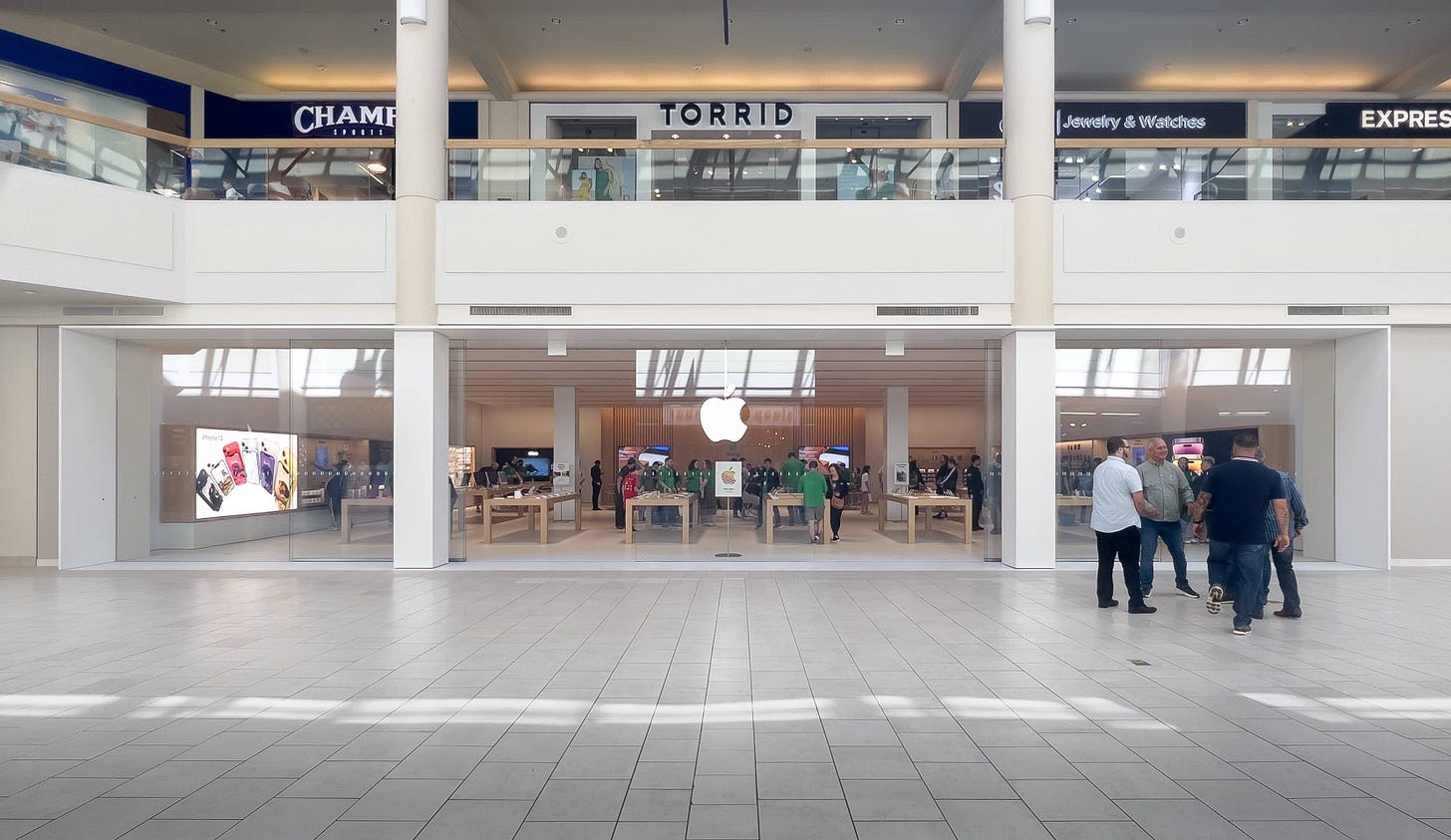 The exterior of Apple Freehold Raceway Mall.