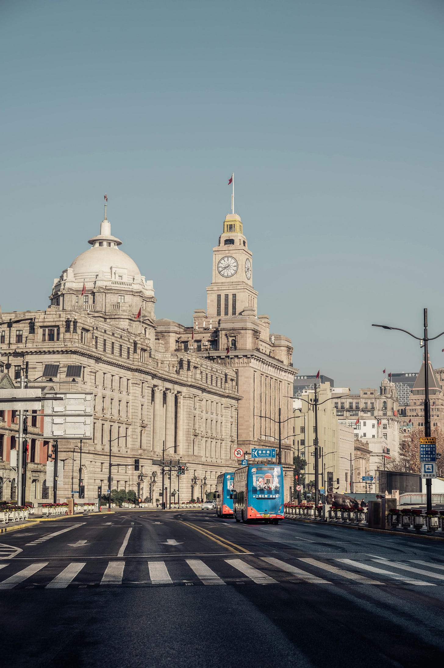 Iconic View of The Bund in Shanghai at Daytime · Free Stock Photo Iconic View of The Bund in Shanghai at Daytime · Free Stock Photo