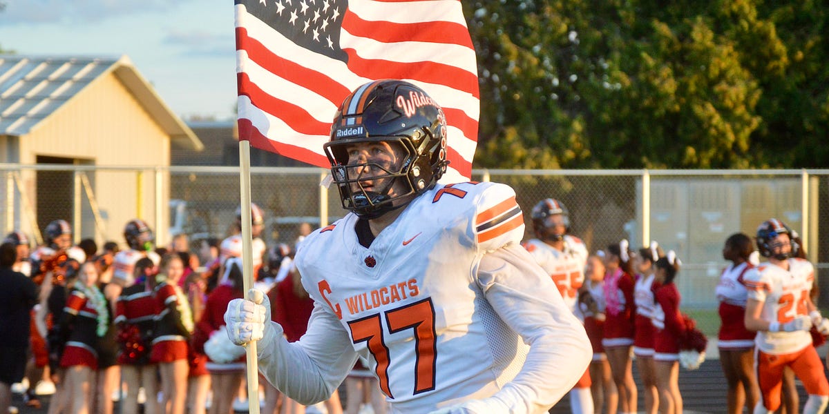 Checking in with 'tenacious' Wisconsin football commit Ethan McIntosh