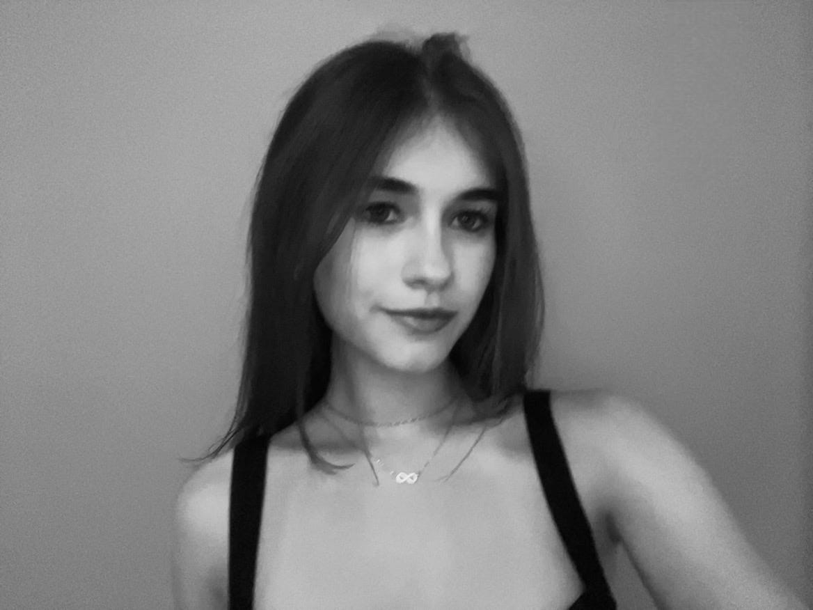 Artwork for Julia Fernandes