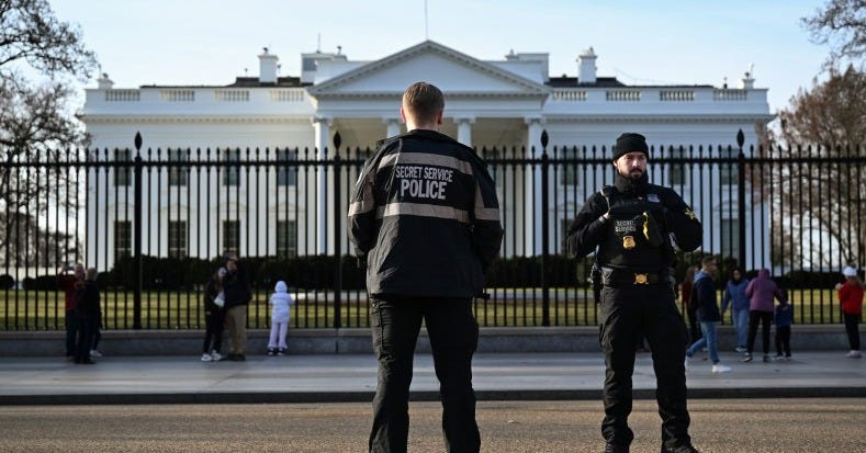 Secret Service Officers Shoot 'Suicidal,' Armed Man Near White House | National Review Secret Service Officers Shoot 'Suicidal,' Armed Man Near White House | National Review