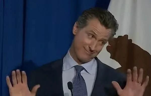 Gubernur California Gavin Newsom telah menunjukkan apa yang dia bersedia lakukan untuk kepentingan politik Gubernur California Gavin Newsom telah menunjukkan apa yang dia bersedia lakukan untuk kepentingan politik