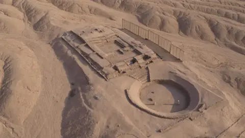 Reuters Vista aérea da zona arqueológica de Peñico, no Peru, uma cidade antiga fundada há 3.500 anos