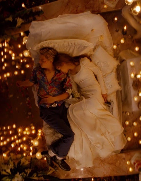 Romeo + Juliet by Baz Luhrmann, style as a narrative device | Collater.al