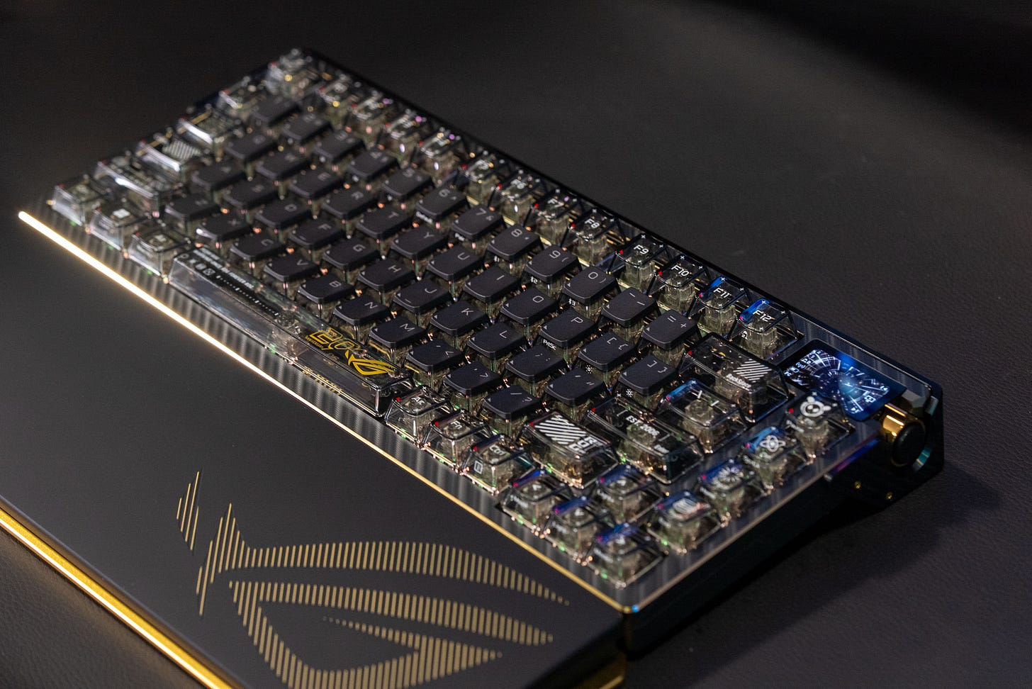 Asus ROG Azoth Extreme Edition 20 gaming keyboard review Asus ROG Azoth Extreme Edition 20 gaming keyboard review