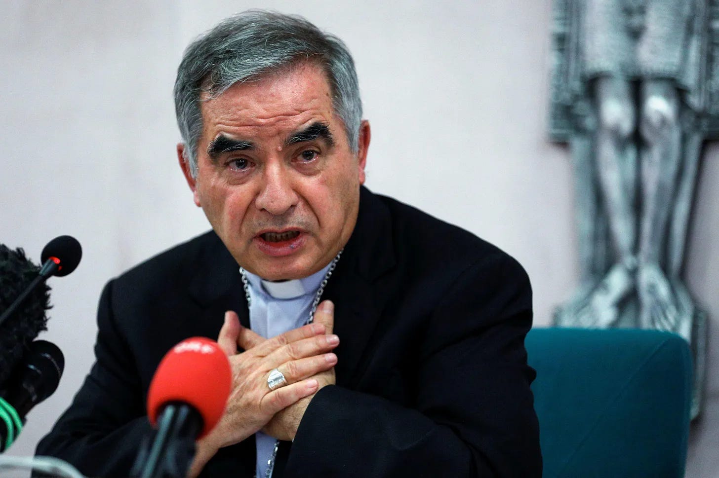 Letter from Pope Francis reportedly bans Becciu from conclave
