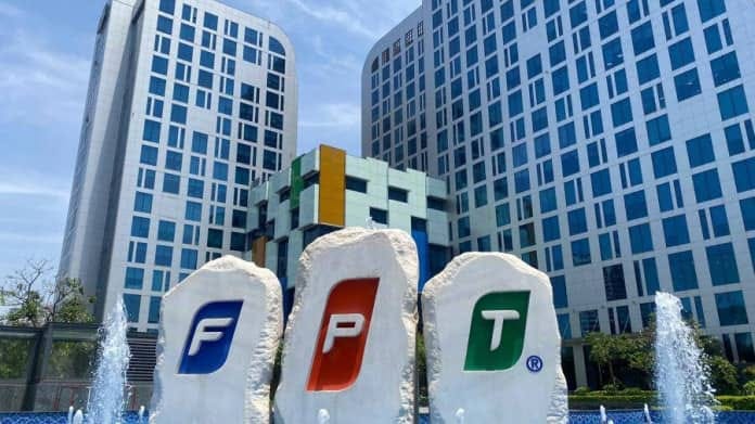 FPT: Tăng trưởng ổn định nhưng dư địa tăng giá đang thu hẹp