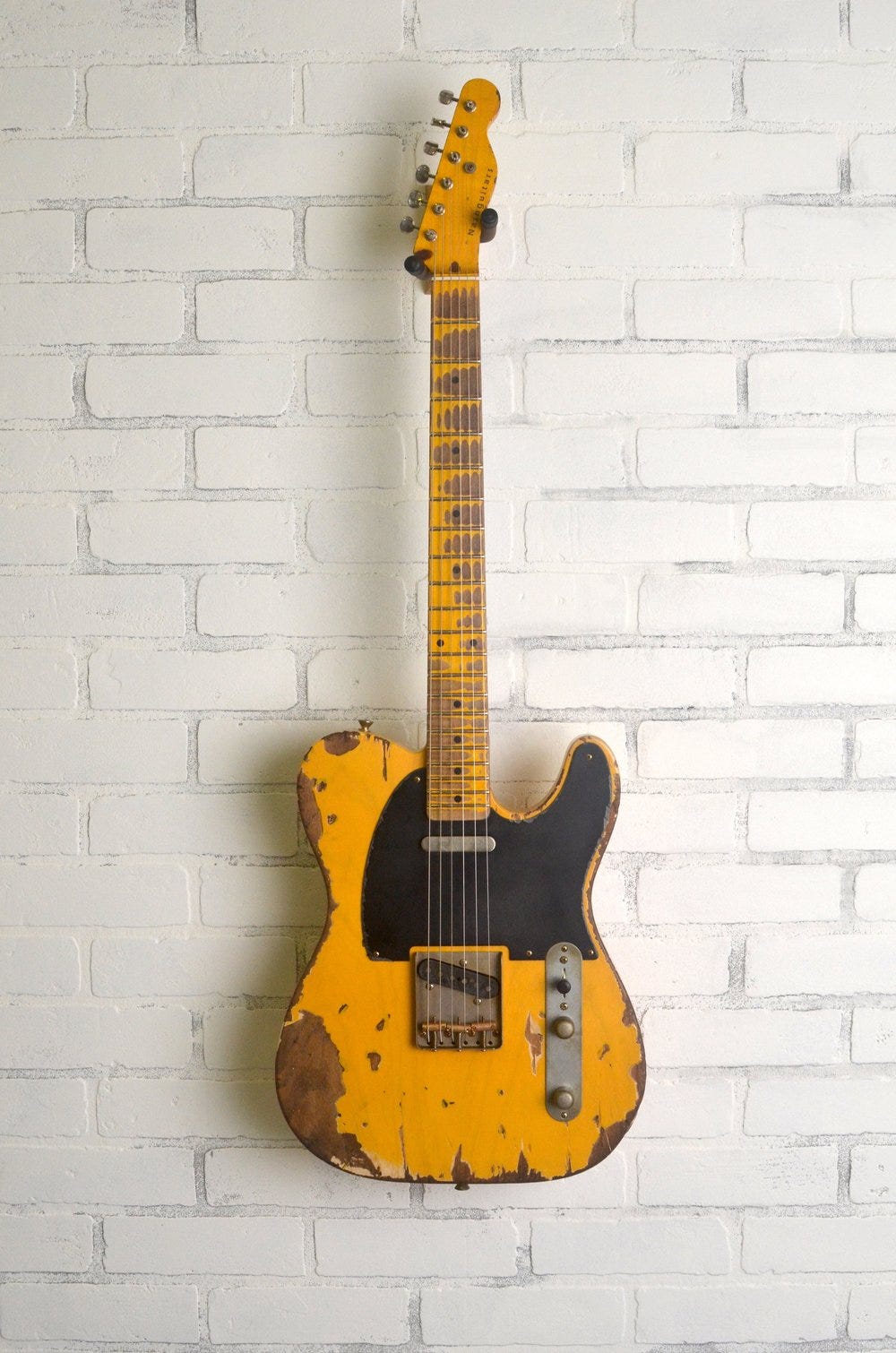  Butterscotch Blonde on Ash  1-ply Black Guard  Extra Heavy Aging 