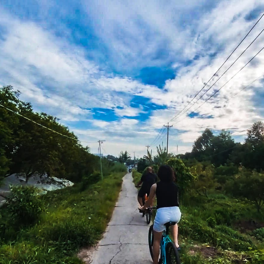 Đạp xe buổi sáng Đạp xe buổi sáng