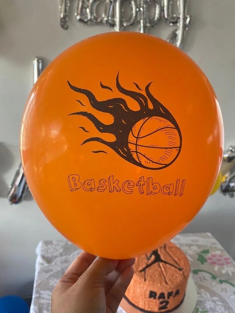 Basketball-themed balloon Basketball-themed balloon