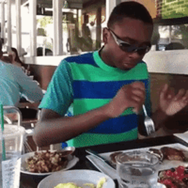 Eating Starving GIF - Eating Starving GIFs