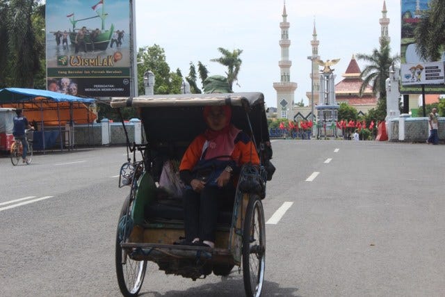 Tukang Becak di Tegal Tak Tertarik Pindah ke Jakarta | kumparan.com