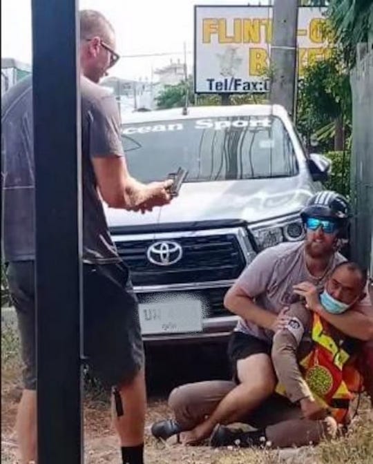phuketkiwisattackpolice19.jpg