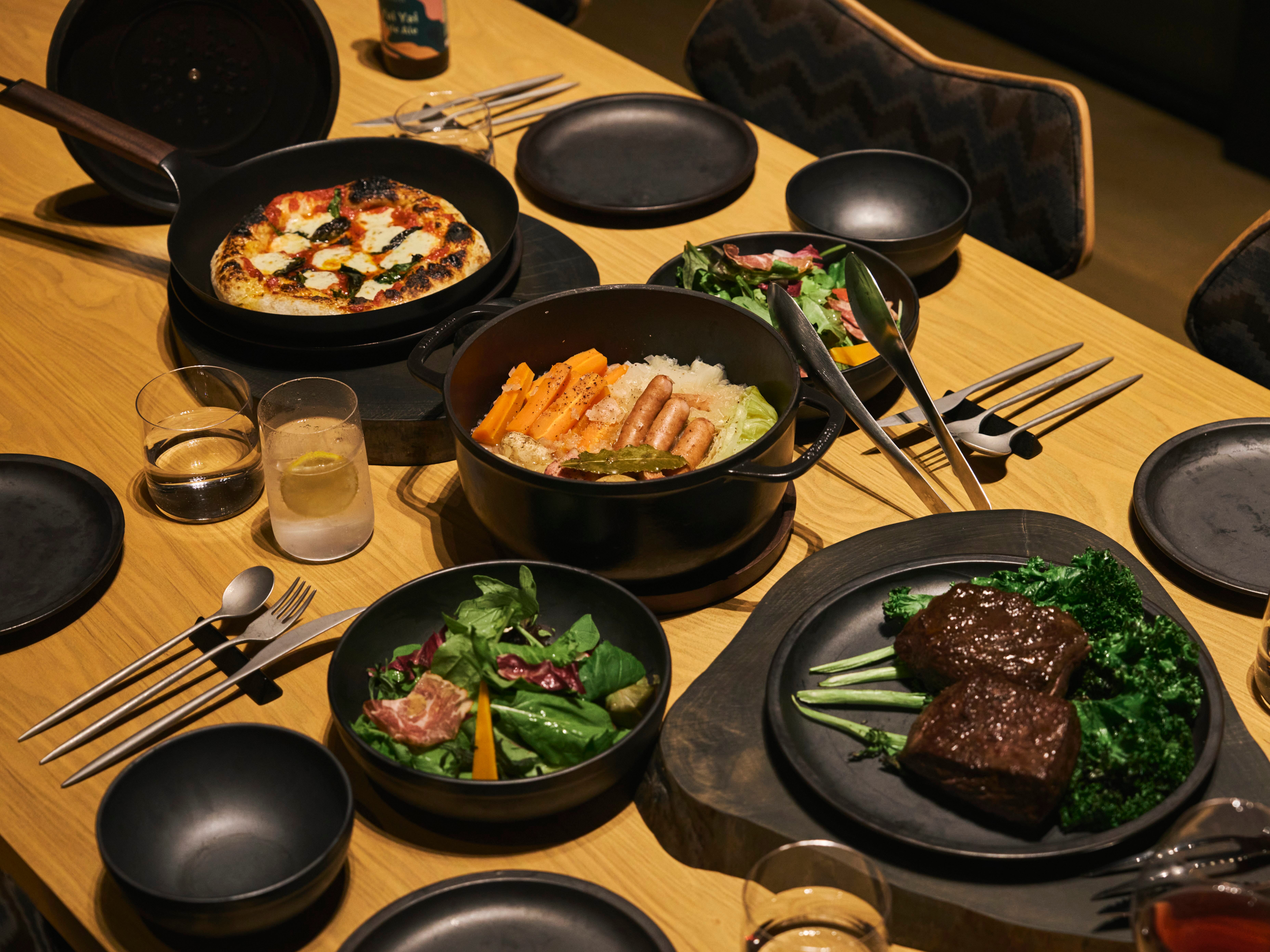 NOT A HOTEL KITAKARUIZAWA」で、手料理を愉しむ特別なミールキットを