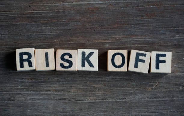 Risk-Off Flows And A Tech/AI Panic - Market Reactions | Seeking Alpha