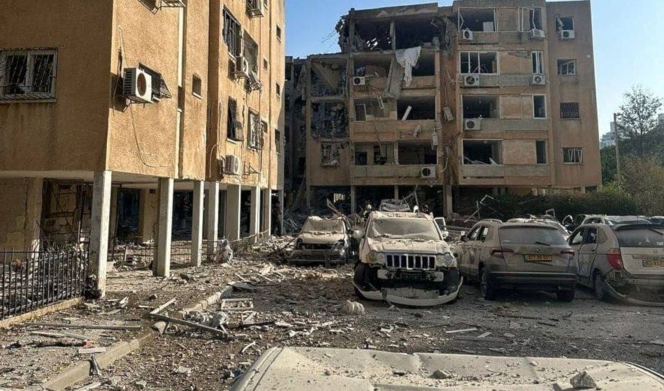 Iran launches missile barrage to Tel Aviv, casualties reported Iran launches missile barrage to Tel Aviv, casualties reported