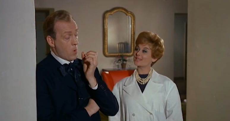 Raimondo and Sandra in Bellezze sulla spiaggia (1961). Raimondo and Sandra in Bellezze sulla spiaggia (1961).