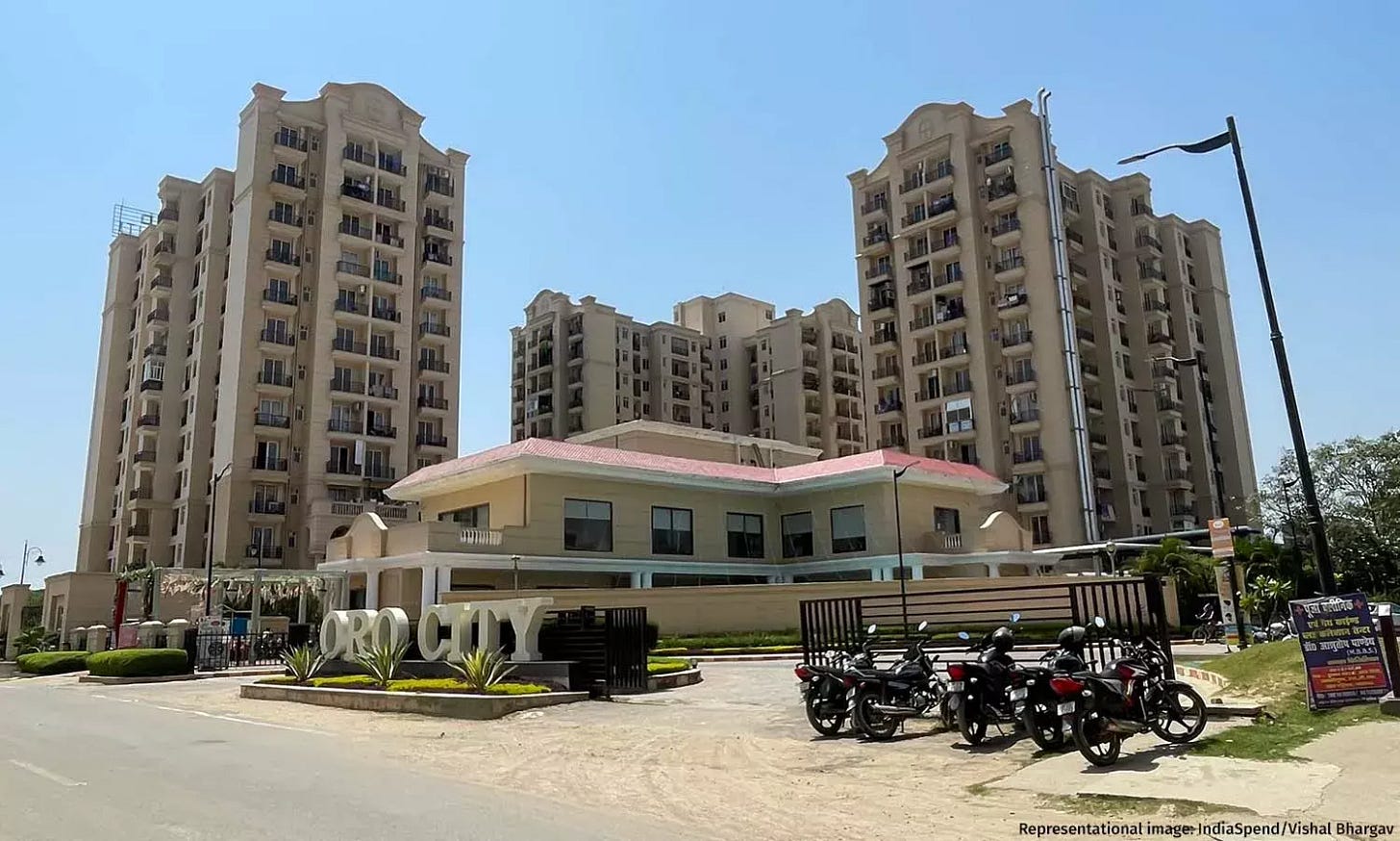 Indias Cities Are Crumbling. The Rich Are Seeking Urban Oases.