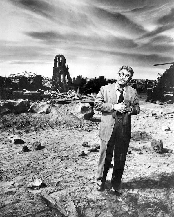 Burgess_Meredith_Twilight_Zone_1959-nl.jpg Burgess_Meredith_Twilight_Zone_1959-nl.jpg