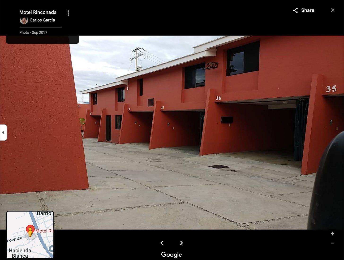 A screenshot from Google maps of a Mexican love hotel.