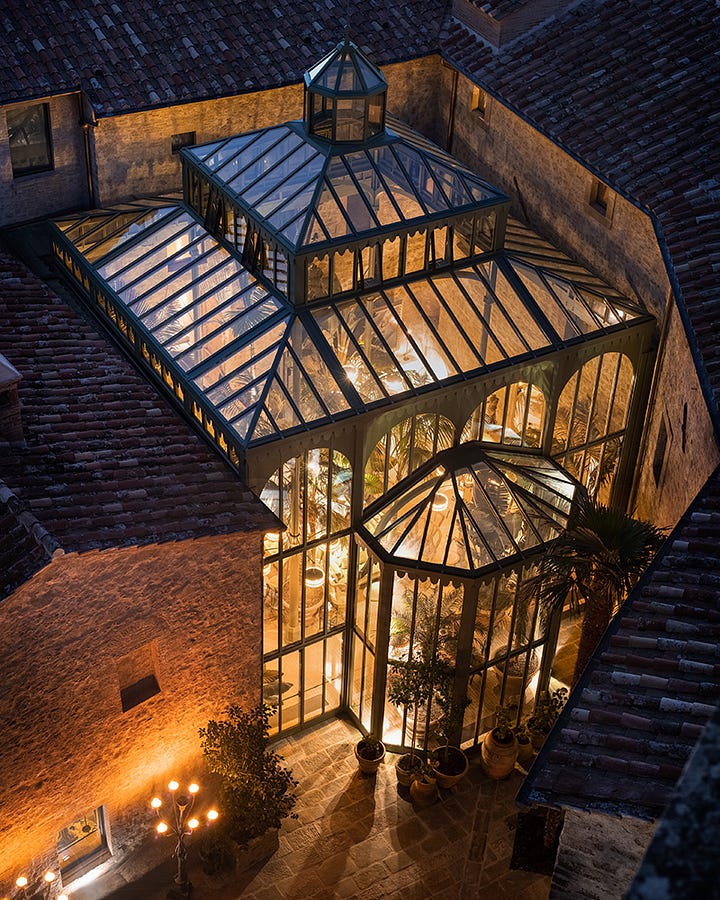 palm-court-at-reschio-umbria