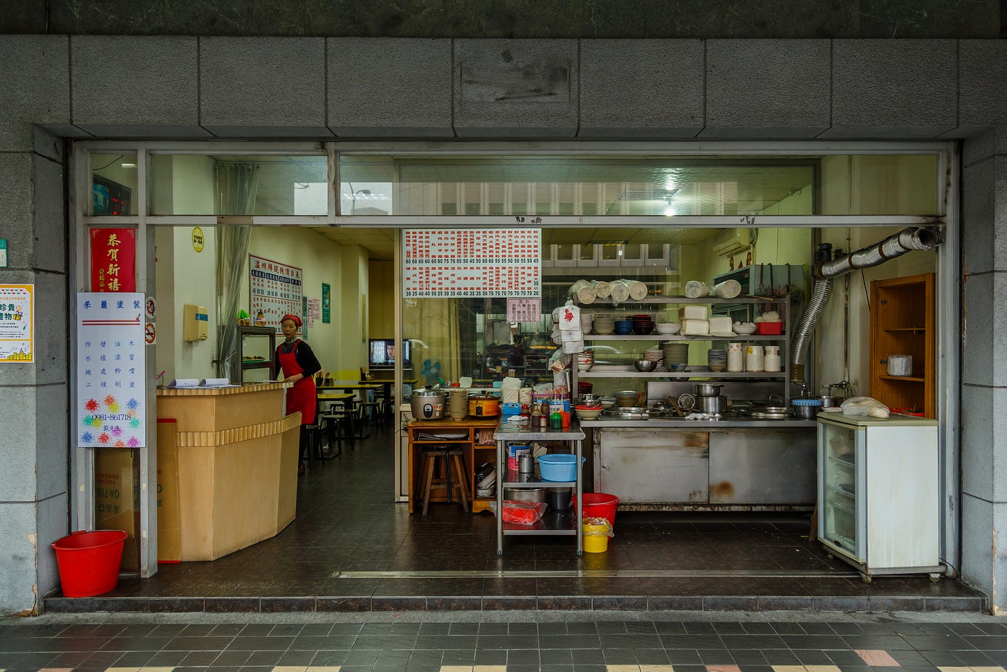 台北街頭餐館場景|來源:CEphoto, Uwe Aranas / Wikimedia Commons(CC BY-SA 3.0) 台北街頭餐館場景|來源:CEphoto, Uwe Aranas / Wikimedia Commons(CC BY-SA 3.0)
