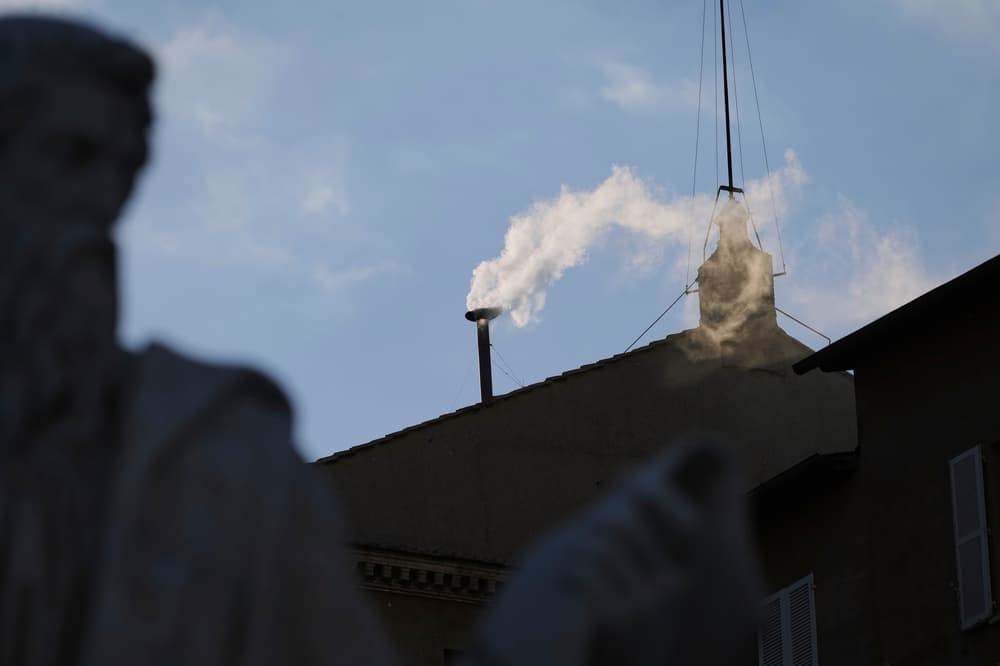 White smoke from Sistine Chapel confirms new Pope elected | The Standard