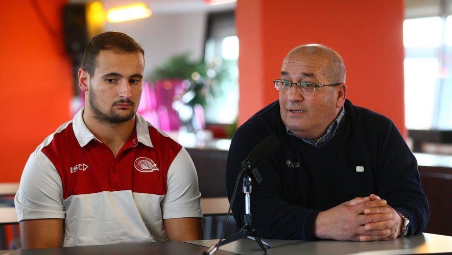 Mathieu Khedimi le 9 décembre 2016 à Gilbert-Brutus, lors de la signature du premier contrat d'Alrix Da Costa avec les Dragons Catalans.