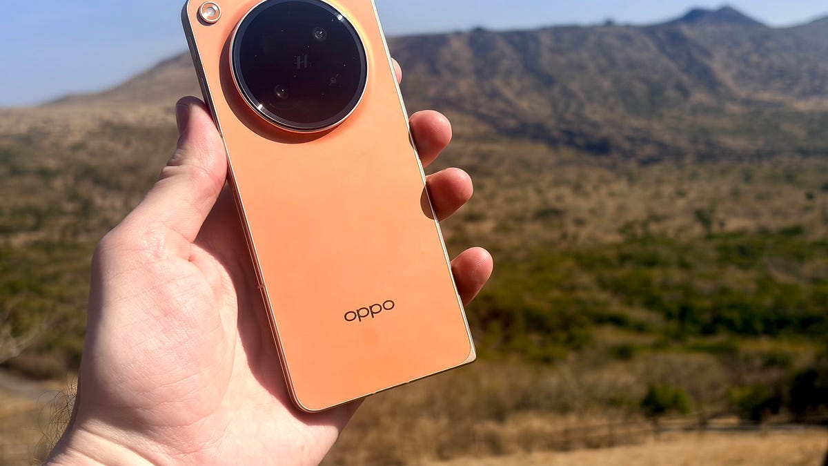 The Oppo Find N6 on Izu Oshima - by Sam Byford - Multicore