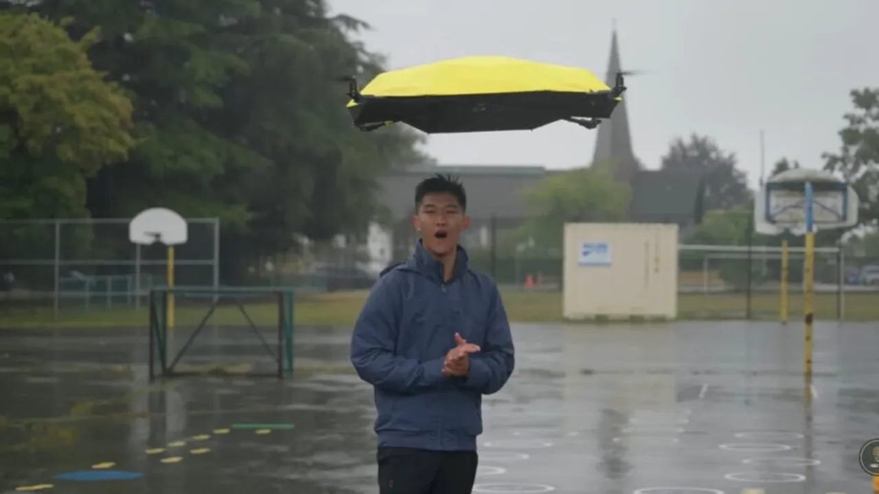 Umbrela zburătoare care te urmărește singură: Un an de muncă pentru invenție Umbrela zburătoare care te urmărește singură: Un an de muncă pentru invenție