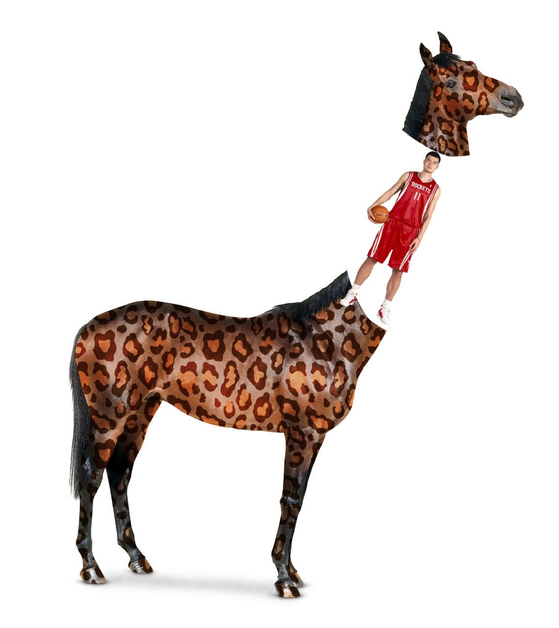 Foto de um cavalo com um padrão de leopardo no pelo e a cabeça separada e afastada do corpo e conectada a ele por uma foto do jogador aposentado de basquete Yao Ming.