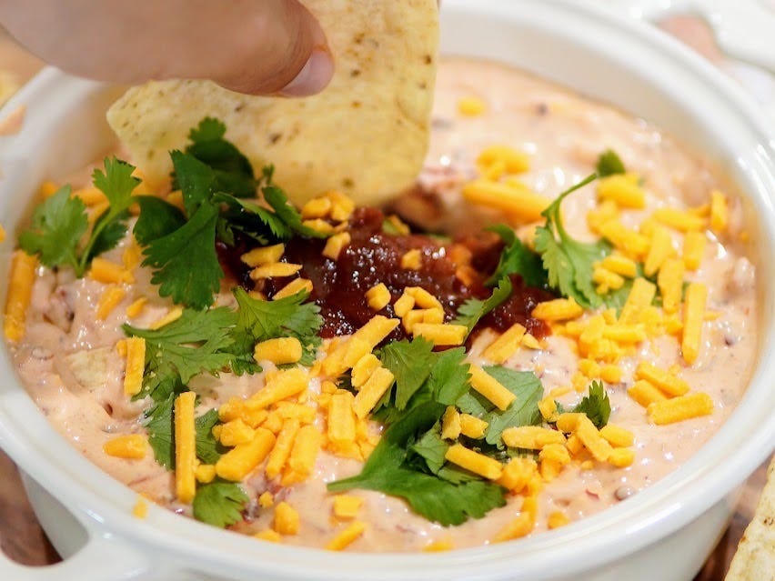Chipotle Cheddar Dip & Garnacha