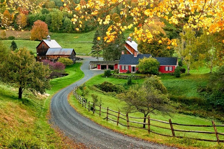 The History of Sleepy Hollow Farm in Pomfret, VT | How a Vermont Farm  Became an Instagram Icon - Yankee Magazine