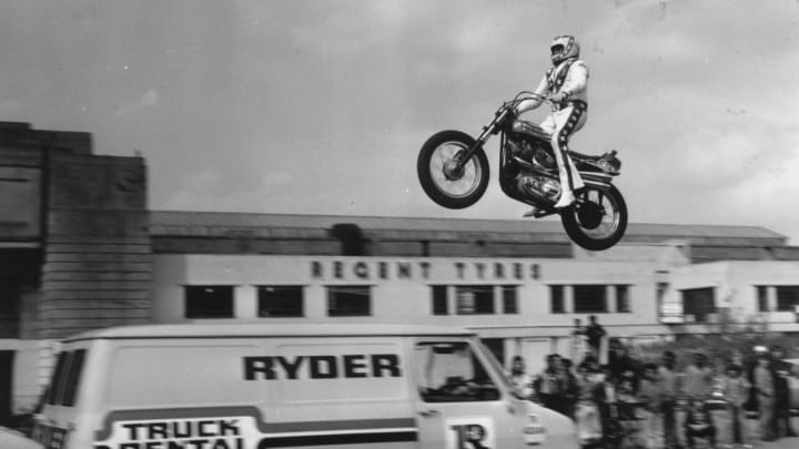8 of Evel Knievel's Most Memorable Stunts