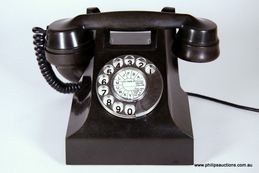 1940s Australian-made Bakelite telephone with 605A plug - Telephones -  Sundries