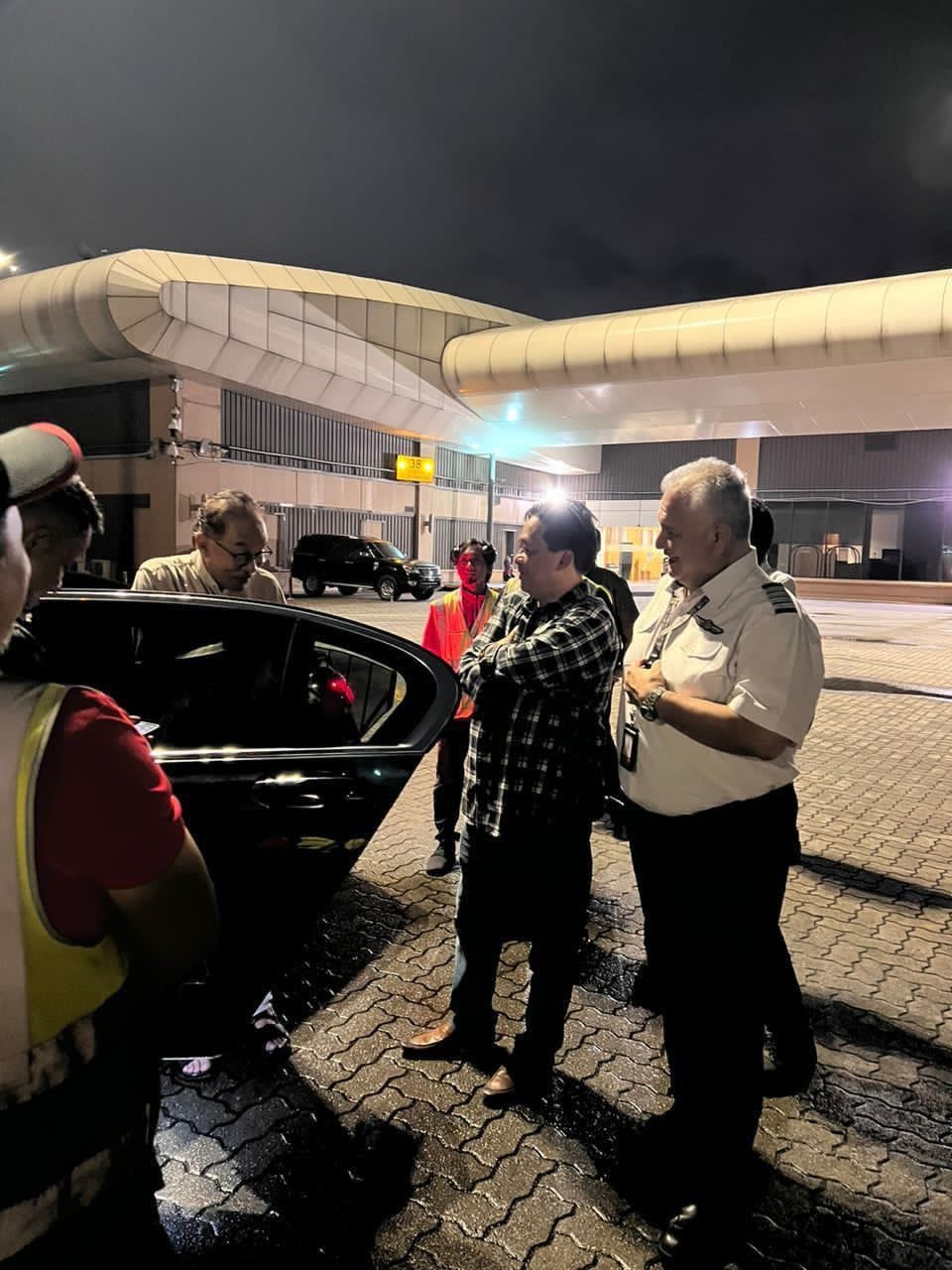 No description available.