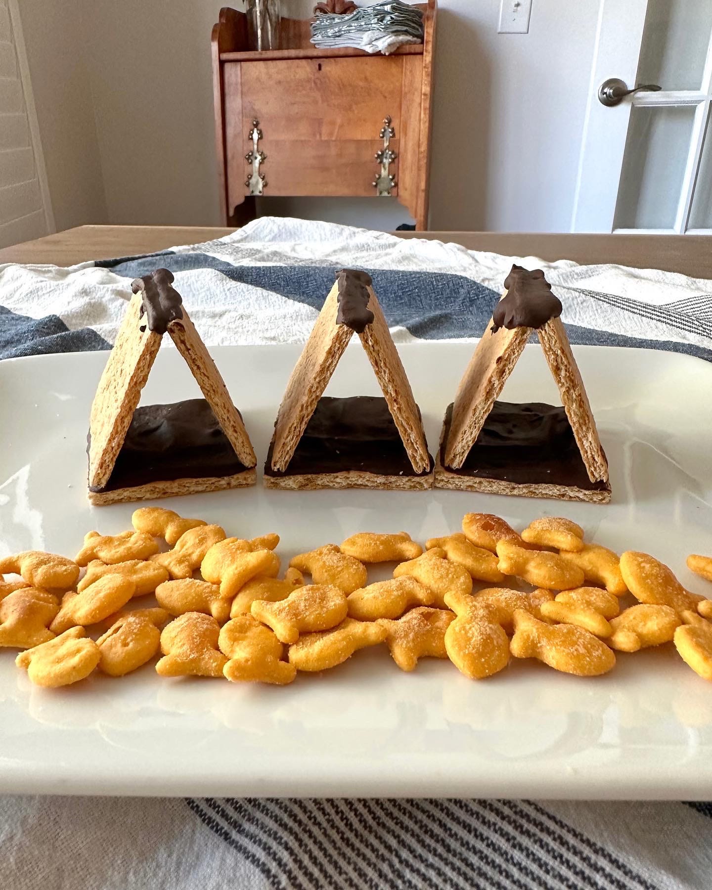 Graham cracker tents