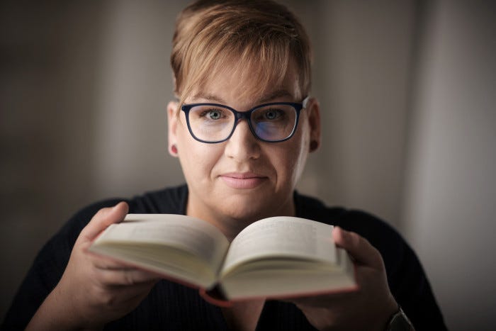 Viktorie Hanišová zůstává v novince Neděle odpoledne věrná těžkým tématům