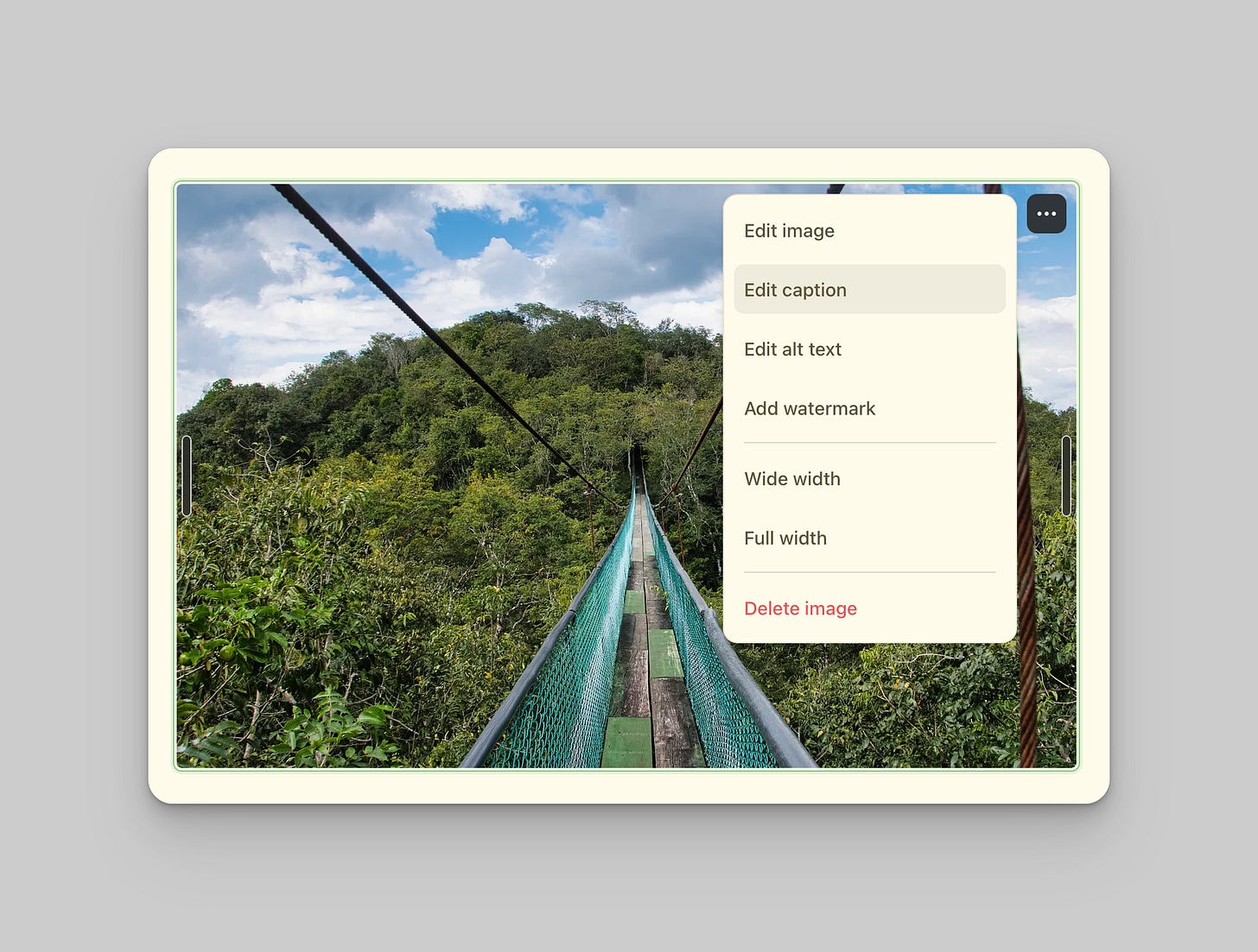 Ein Screenshot der Zeigt, wie man Beschreibung und Alternativtext einstellt Ein Screenshot der Zeigt, wie man Beschreibung und Alternativtext einstellt
